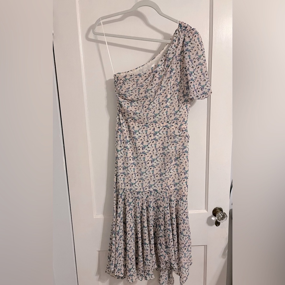 ASTR the Label SANTORINI FLORAL ONE SHOULDER MIDI DRESS